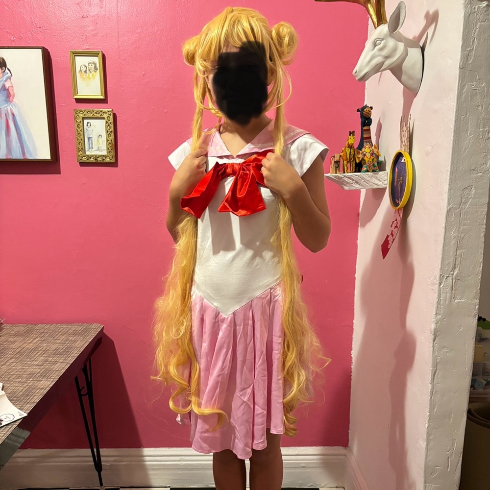 Sailor moon costume with wig for Halloween